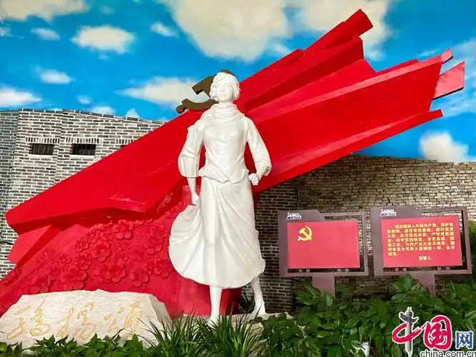 杨开慧纪念馆 杨开慧雕像 (中国网 梦恬摄)