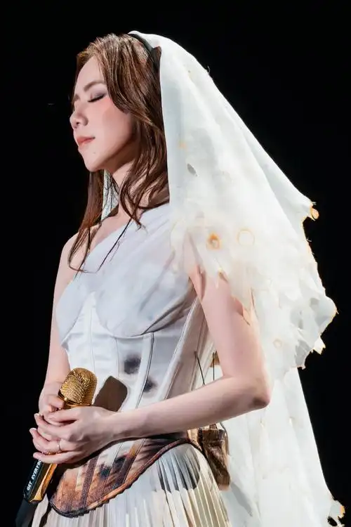 邓紫棋iamgloria世界巡回演唱会