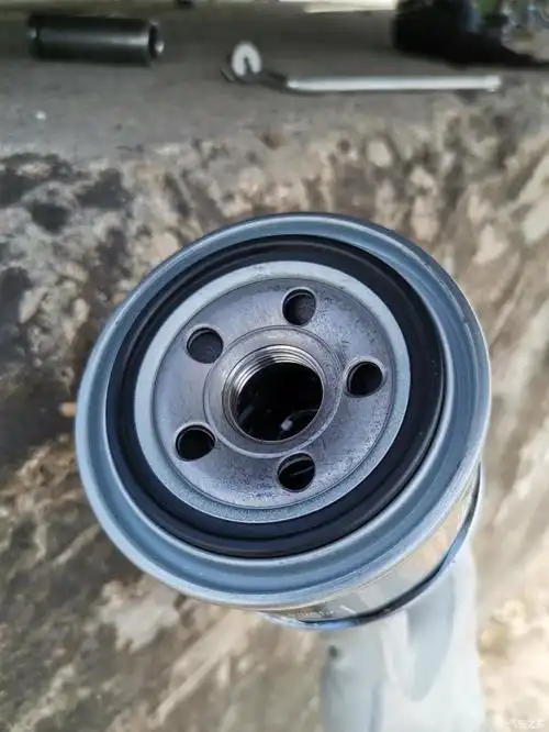 十一月份了,太阳还那么猛烈,自己动手撸机油机滤实在有点冒汗!