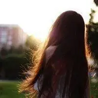 长发及腰美女头像背影_微信头像图片大全