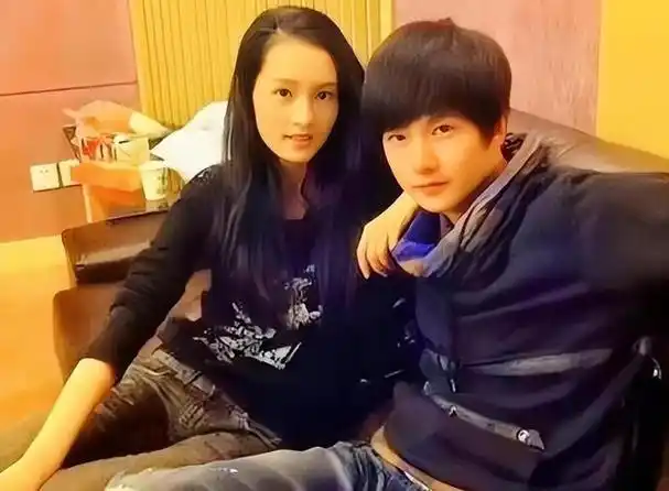 乔欣与杨洋恋爱再添实锤!扒一扒杨洋感情史,还真是挺丰富