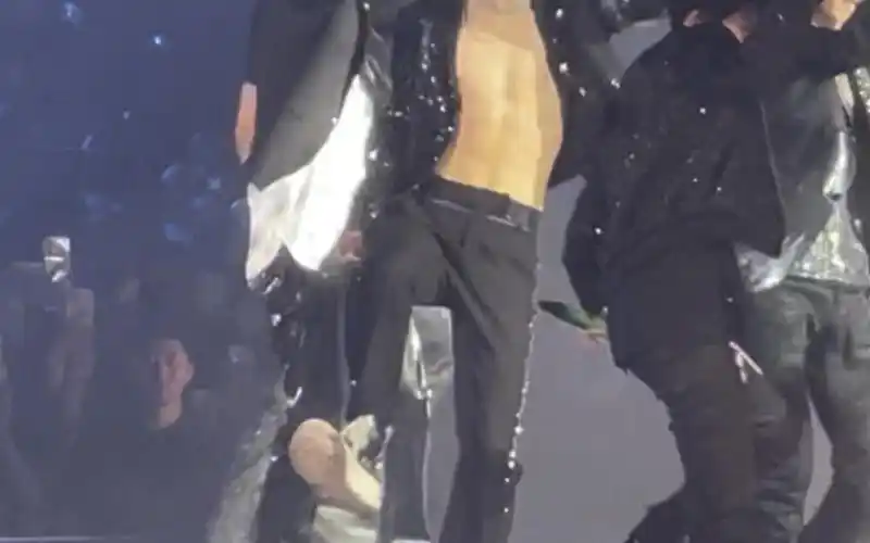 【treasure】被朴志焄腹肌吓死