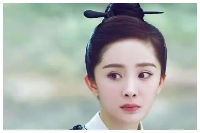 杨幂新剧女扮男装帅气开演!舞剑花絮曝光,这次终于拯救了发际线