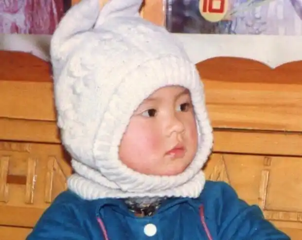 张予曦的童年照片很疯狂,美成娃娃的特征也很可爱