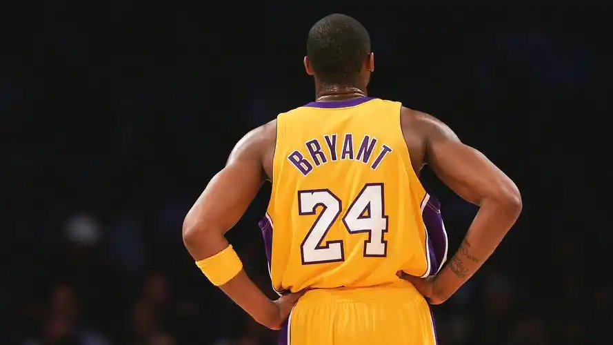 致小飞侠科比经典高清桌面壁纸