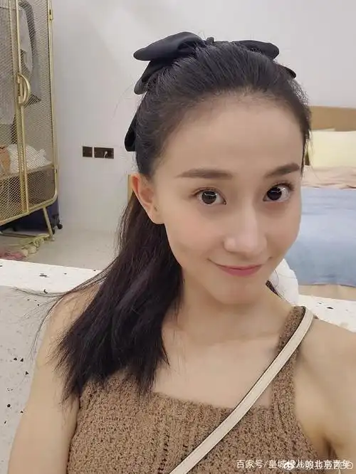 艺术体操运动员张豆豆最近参加综艺人气再次上涨