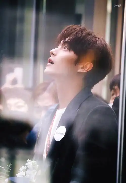 许凯仙剑六侧颜饮酒路透