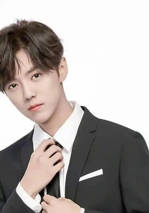 鹿晗脸垮了?不再是"清晨的小鹿"了?不!颜值依旧能打_时候_五官_少年