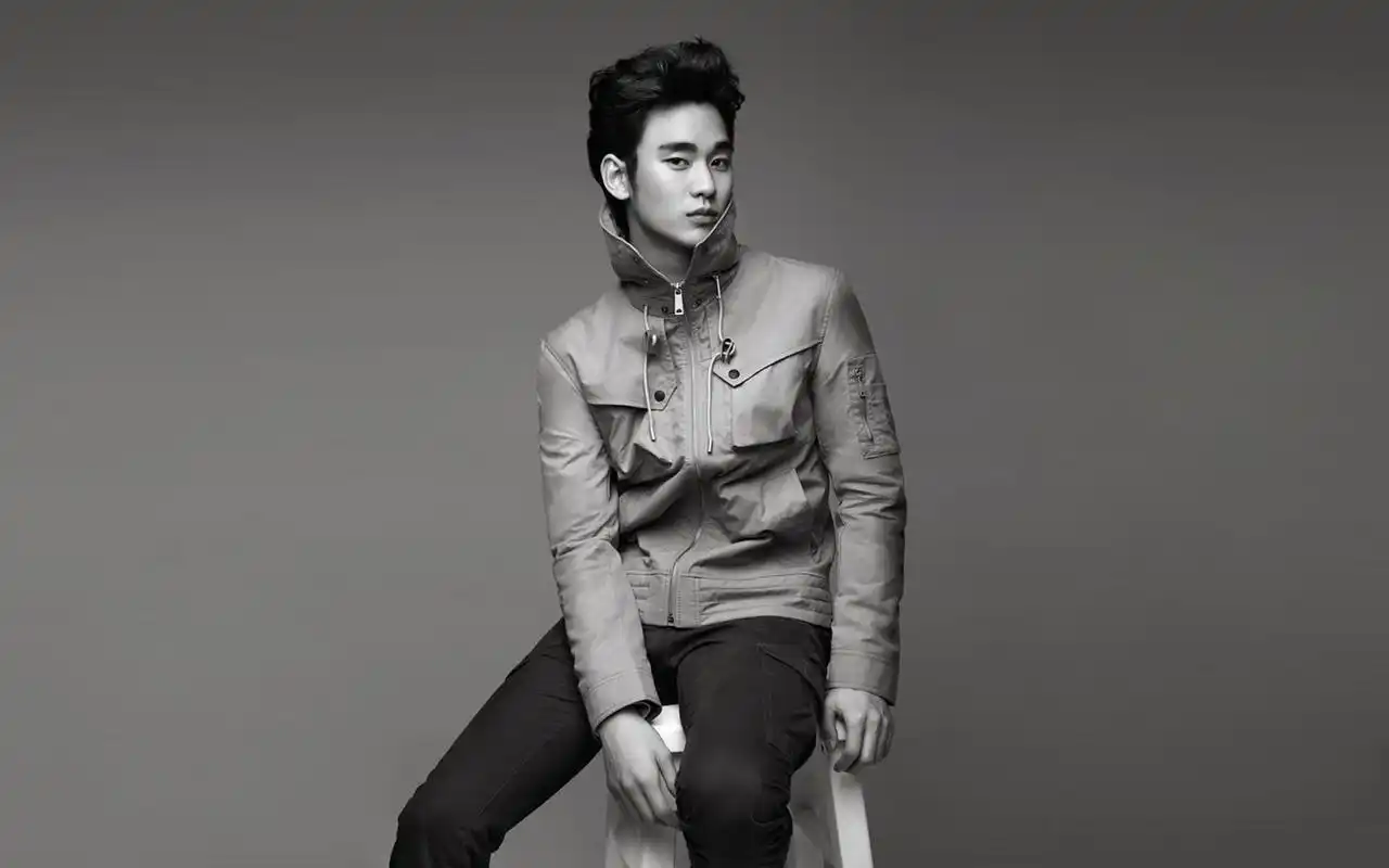 来自星星的你小鲜肉金秀贤时尚动感写真桌面壁纸下载高清大图预览1920