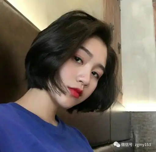 短发很可爱很时尚卷卷的发丝非常有型炒鸡蓬松饱满的一款短发适合职场