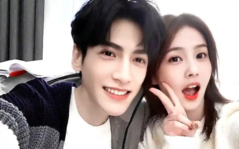 【云鹿cp】罗云熙看白鹿的眼神满是溺爱&"这吻戏的声音是我能听的吗?