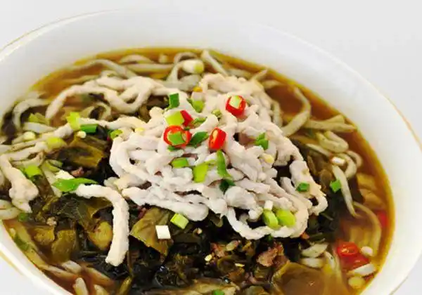 来一碗老坛酸菜肉丝面吧