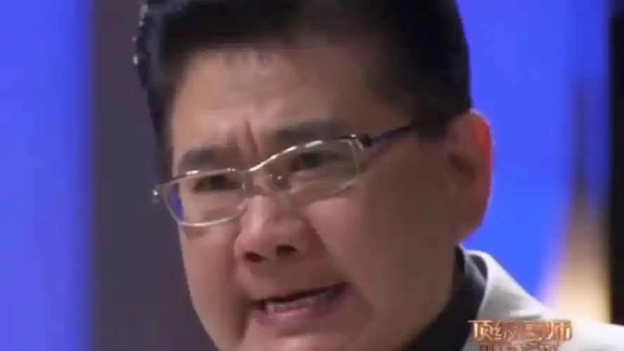 曹可凡吃九转大肠,惊现神级表情