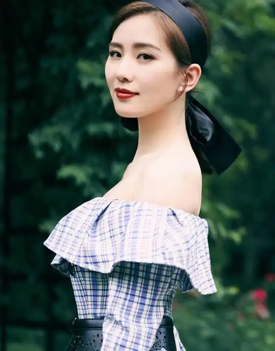 判断一个女人气质是否高级,关键点不在于肤色,主要看这3点