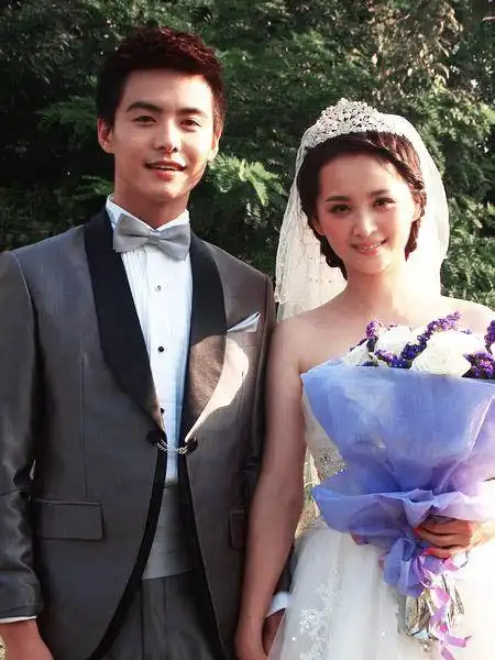 马天宇亲爱的婚纱照曝光邓莎被称q版新娘