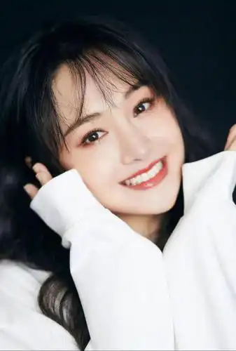 影视明星郑爽写真合集:清新脱俗,美丽动人!