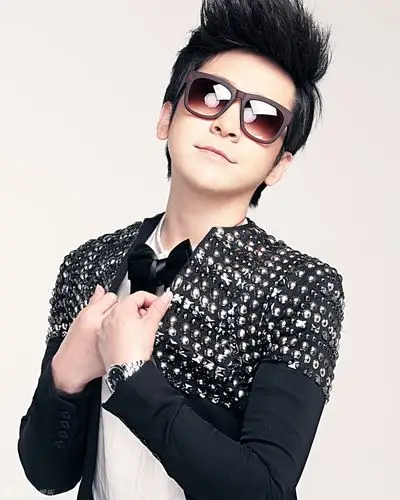 好声音丁少华魅力回归 坦言音乐是梦想