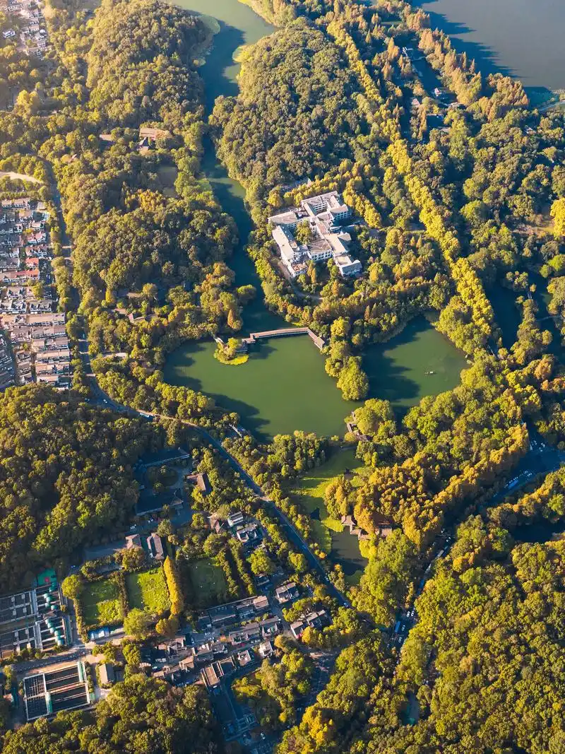 杭州爬山路线|去一个俯瞰西湖全景的好地方 95杭州的春天有多 - 抖