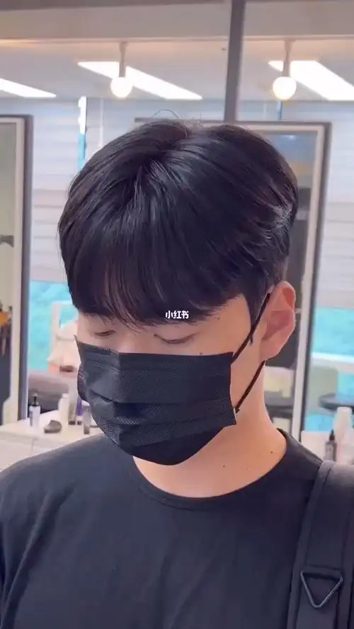 男生秋季发型推荐韩式服帖烫发帅气又暖男