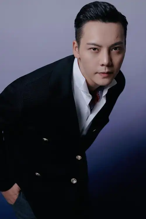 陈伟霆写真大片曝光西装叠搭绅士有品