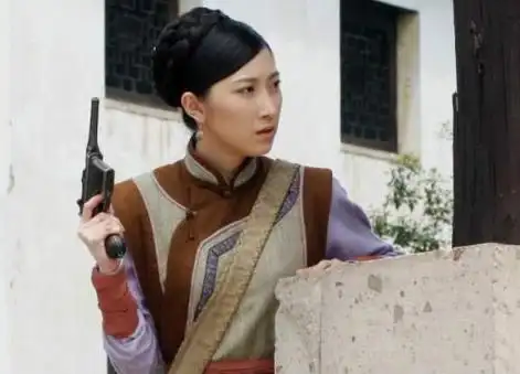 p data-id="gnbhfswiqf">《白狼》是2011年出品的一部电视剧,由 a