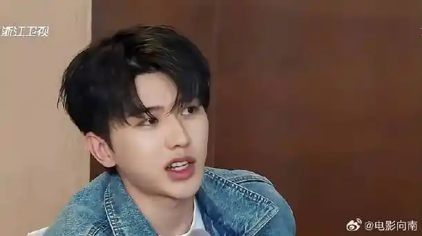 奔跑吧家族化身打工人啊,蔡徐坤一秒入被名场面啊