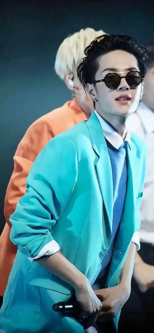 现在的王一博都是老大爷!