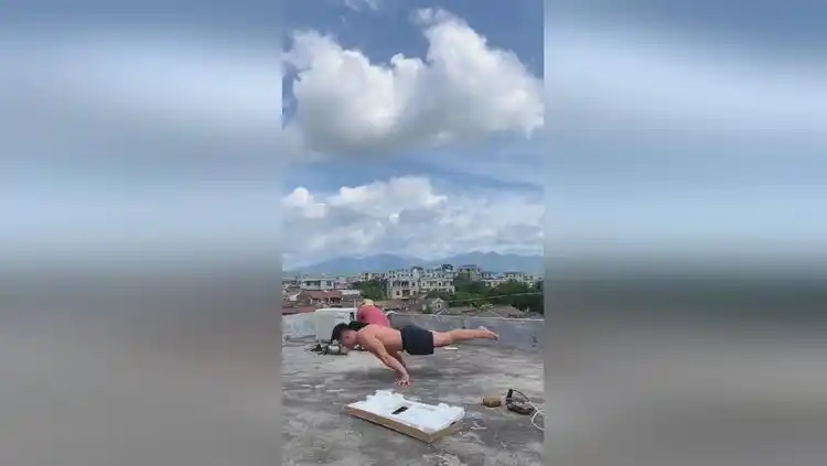 不要看不起一块腹肌,小哥哥秀起来,照样吊打健身教练几条街!