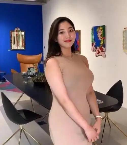 160斤的美女"来袭",微胖也是一种美,网友:真是羡煞旁人