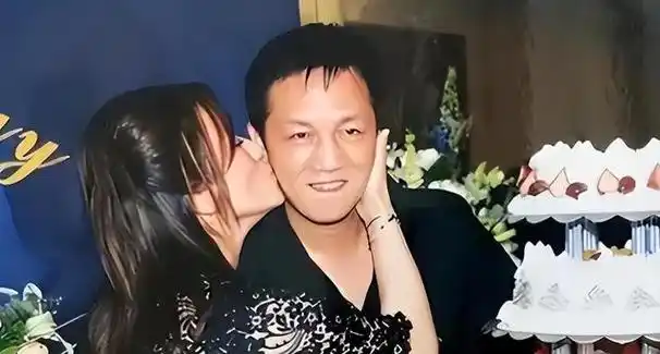 前上海首富周正毅入狱后嫌弃太热,给牢房装空调,服刑