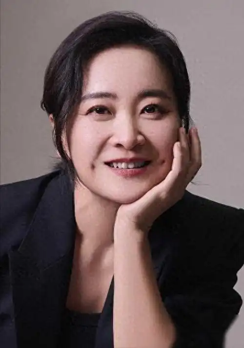 为拍电影一年之内暴瘦100斤喜剧演员贾玲究竟付出了多少汗水