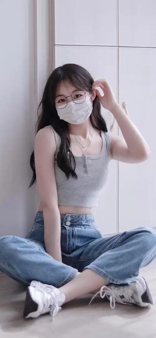 抖音上的最火锁屏壁纸,抖音上的最火锁屏壁纸 句子(抖音网红半口小希