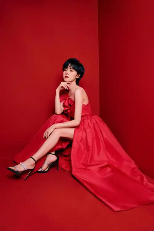 春晚##郁可唯大展宏兔拜年大片