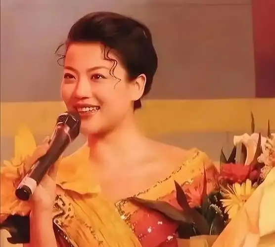 春晚常青树张也风光背后有心酸跟初恋分手后55岁至今单身