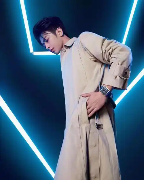 时尚芭莎& elle 更新@蔡徐坤@tagheuer泰格豪雅新campaign图 4p