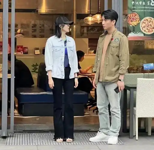 35岁陈晓新剧路透额纹抢镜眼纹夸张身高也被质疑不到180cm