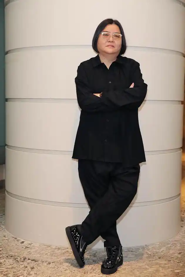 王菲前经纪人减肥17公斤,下巴依旧肥大,网友:这不是高晓松吗?