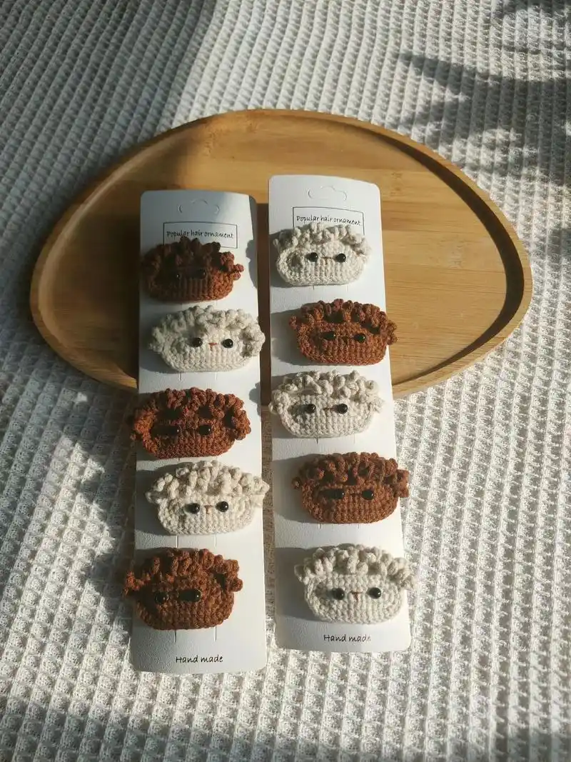 钩织小羊发卡(附图解)小仙女们,该换发卡了#钩织发卡##爱生 - 抖音