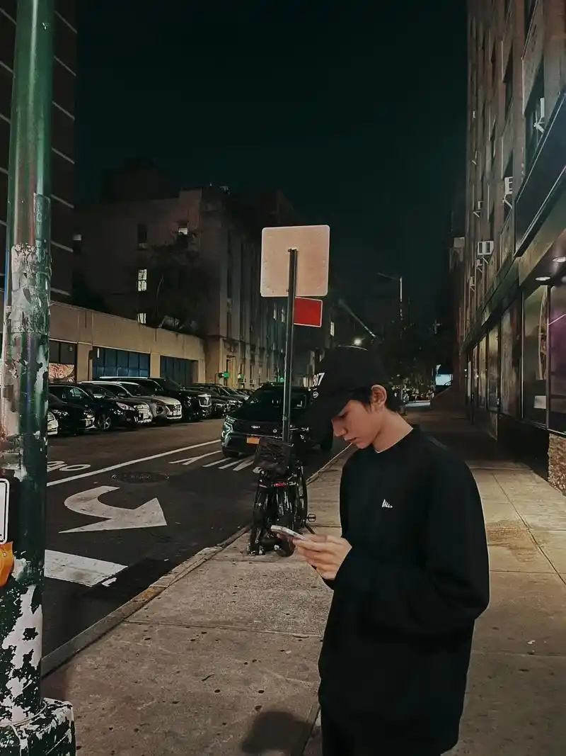 王源美国街头随拍@tfboys-王源  王源最新营业照96 - 抖音