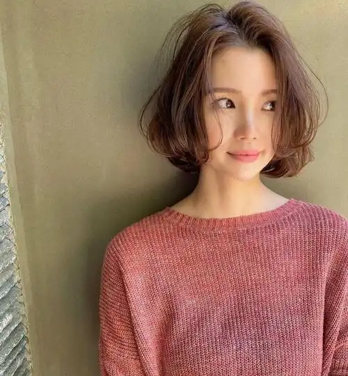 60岁阿姨选择什么发型显年轻5款减龄发型时髦好气质