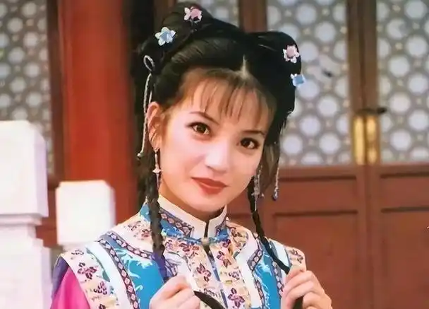 中国巨星到查无此人47岁的赵薇终于原形毕露