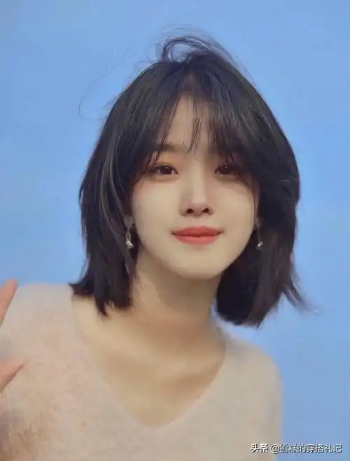 齐刘海齐肩发型(40岁发型女气质中长发) - 贝贝号