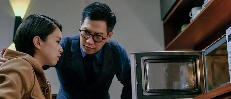 催眠裁决,它既不烧脑剧情又有很多槽点,导演还真是有创意没能力_张翰