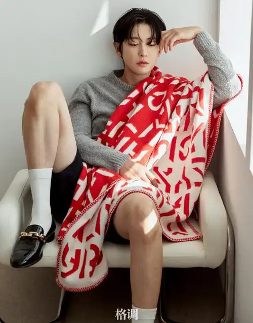 朴灿烈与扎特的开年封面#不羁眼神清澈坚定,少年傲气克制却又摄人心魄