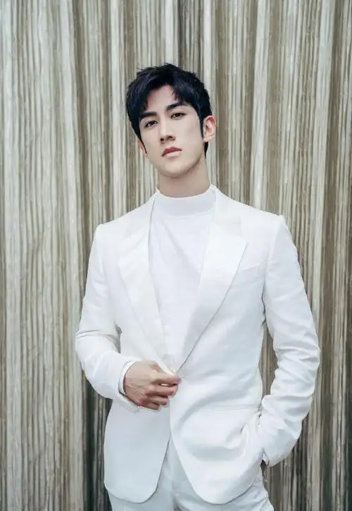 6位大长脸男演员有人棱角分明帅一脸有人被调侃像鞋拔子