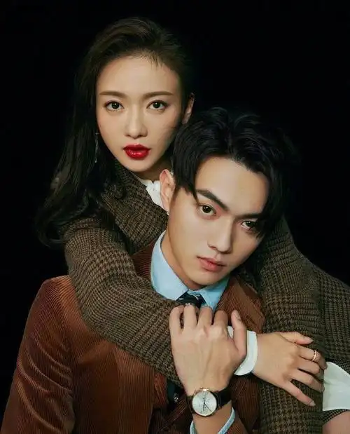 延禧攻略"得体夫妇"再合体,许凯吴谨言合拍封面,甜蜜可爱!