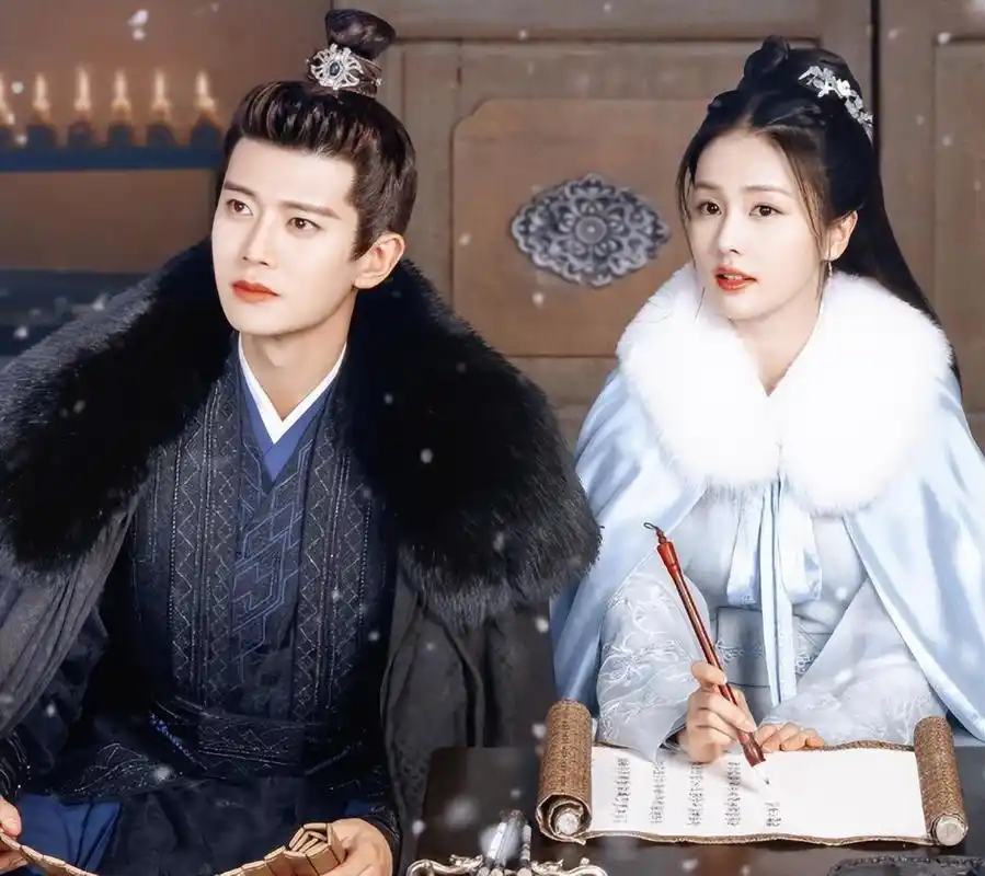 娱乐圈"李一桐和白鹿"虽相像但命运各异 娱乐圈中长得像并不是什么