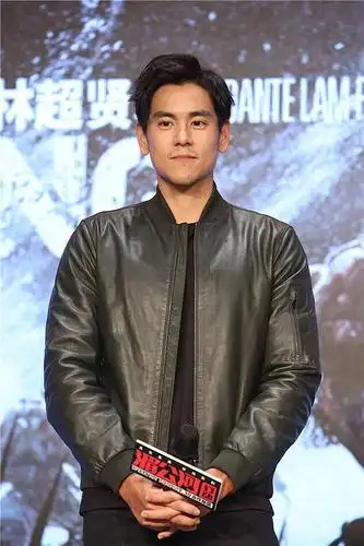 彭于晏的小胡子好性感