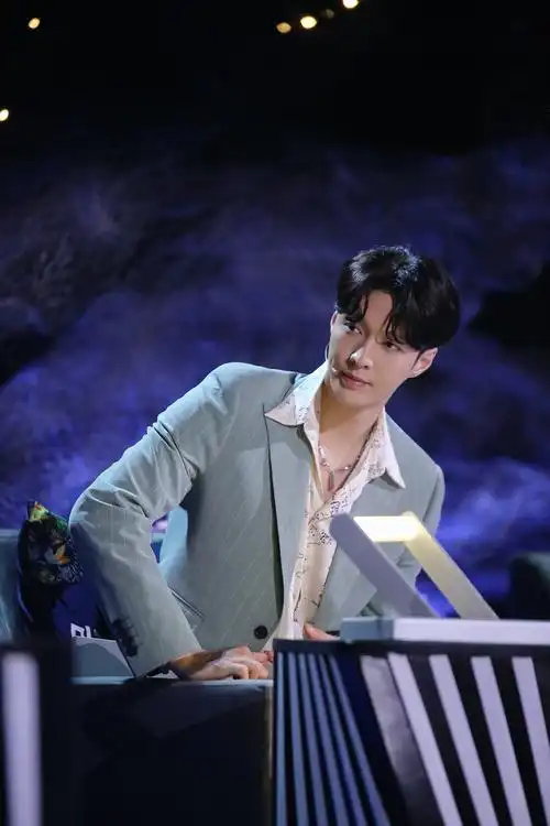 张艺兴舞蹈风暴被称张憨憨标准严格被称麻辣鉴证官