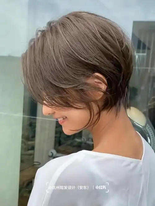 日韩系蓬松感短发短发女生看过来
